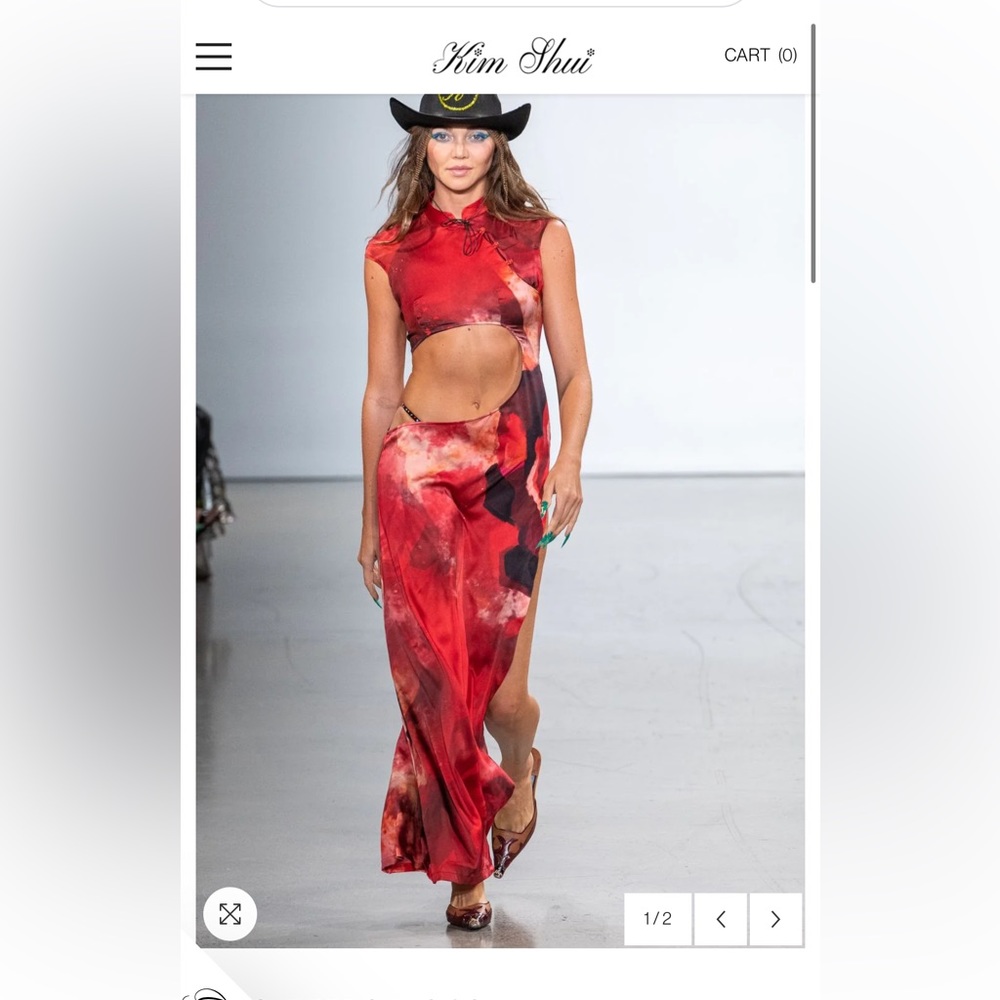 Kim Shui Size Large CUT OUT RED QI PAO GOWN